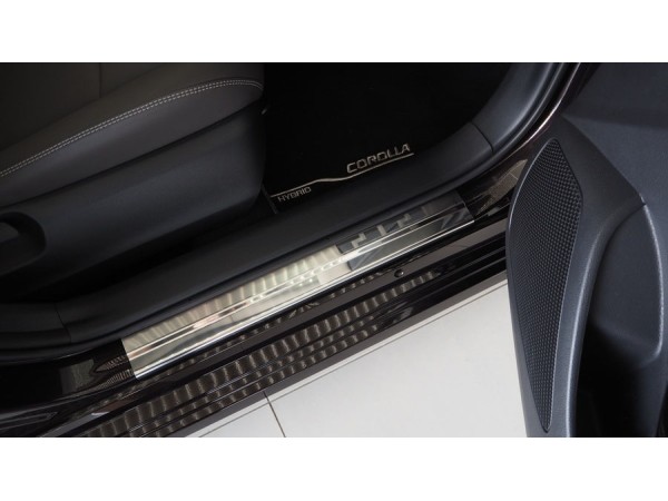 Протектори за прагове за Toyota Corolla XII 4D / комби / Suzuki Swace 2019-, метални - серия 08 / Alu-Frost