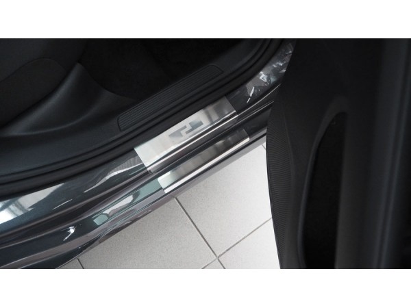 Протектори за прагове за Volkswagen Golf VII 5D / комби 2012-2019, метални - серия 08 / Alu-Frost