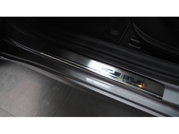 Протектори за прагове за Hyundai Elantra VII 2021-, метални - серия 08 / Alu-Frost