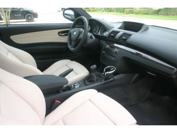 Поставка за чаши за BMW E81 / E82 / E87 / E88 - 1 серия