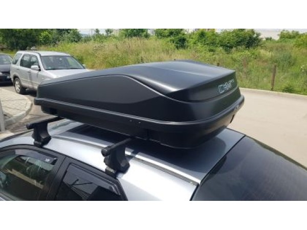 Автобокс 145x94x40cm с 85 mm крепежи, с ключ, 420 литра, черен - Junior Easy Автобокс 145x94x40cm с 85 mm крепежи, с ключ, 420 литра, черен - Junior Easy